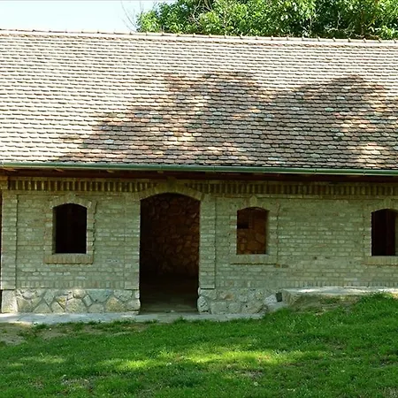 게스트하우스 Zengoalja Vendeghaz