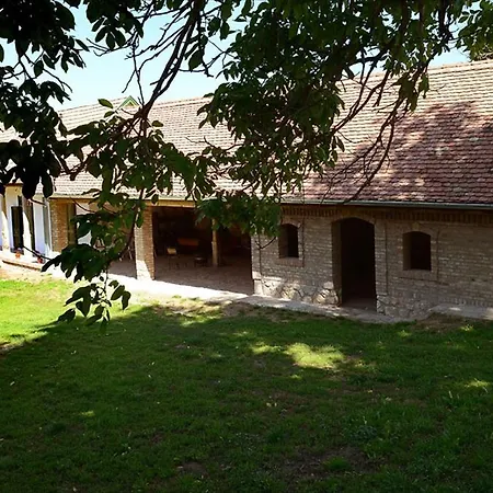 Zengoalja Vendeghaz 게스트하우스 3*